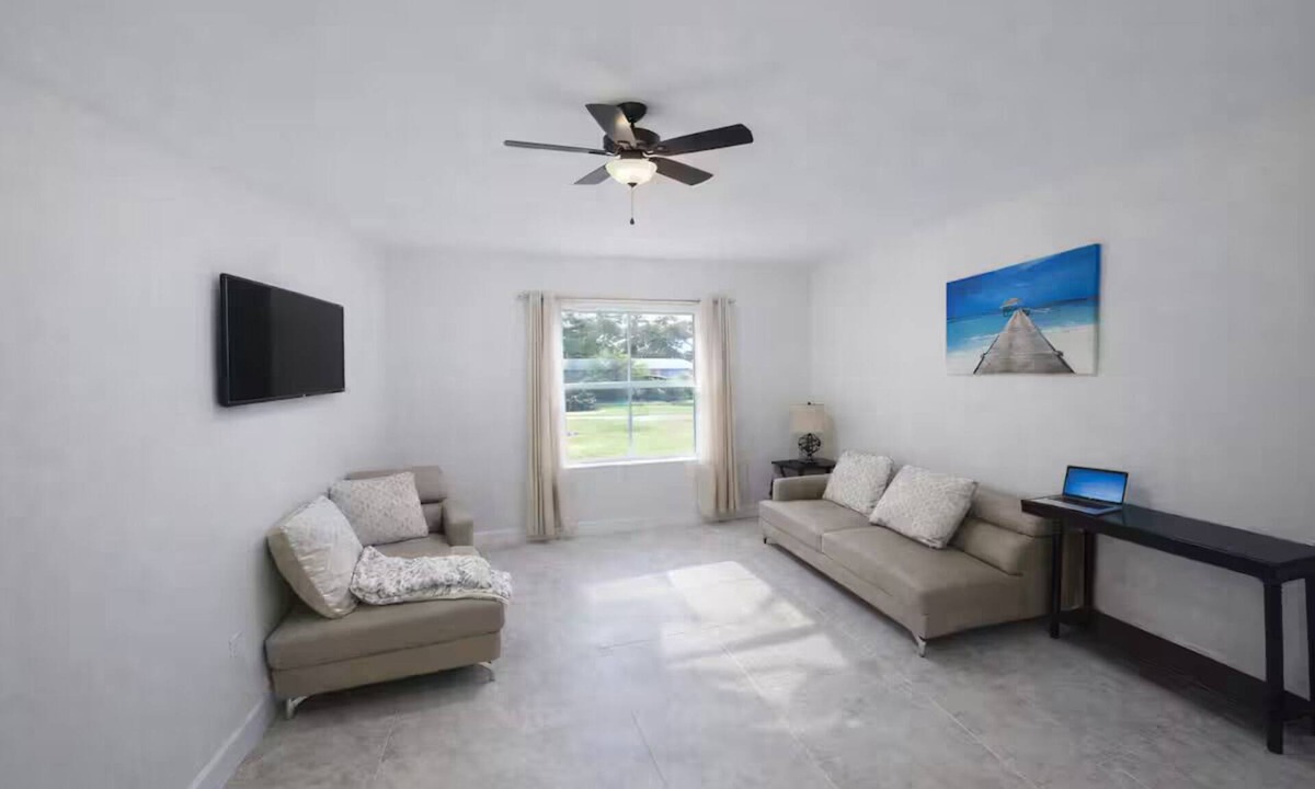 Homestead Apartment | Chic 1Bedroom Apt in a Quiet residential community