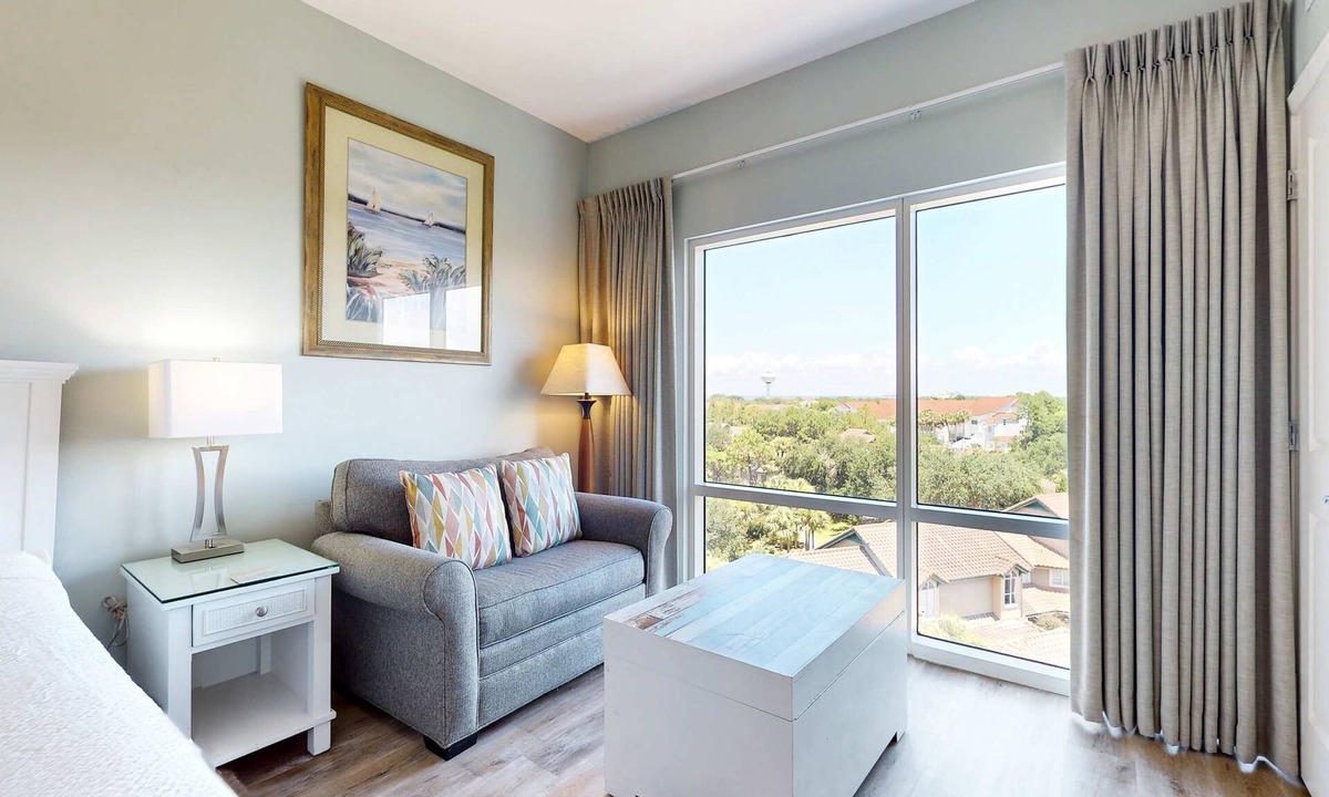 Sandestin Apartment | Chic Luau suite by the beach w/epic amenities - pool, golf & marina