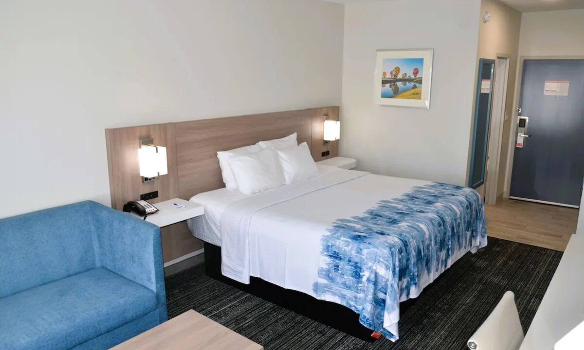 Foley Hotel | Clean & Relaxing Room w/Pool, Parking & Breakfast | Foley Railroad Museum-1.6mi