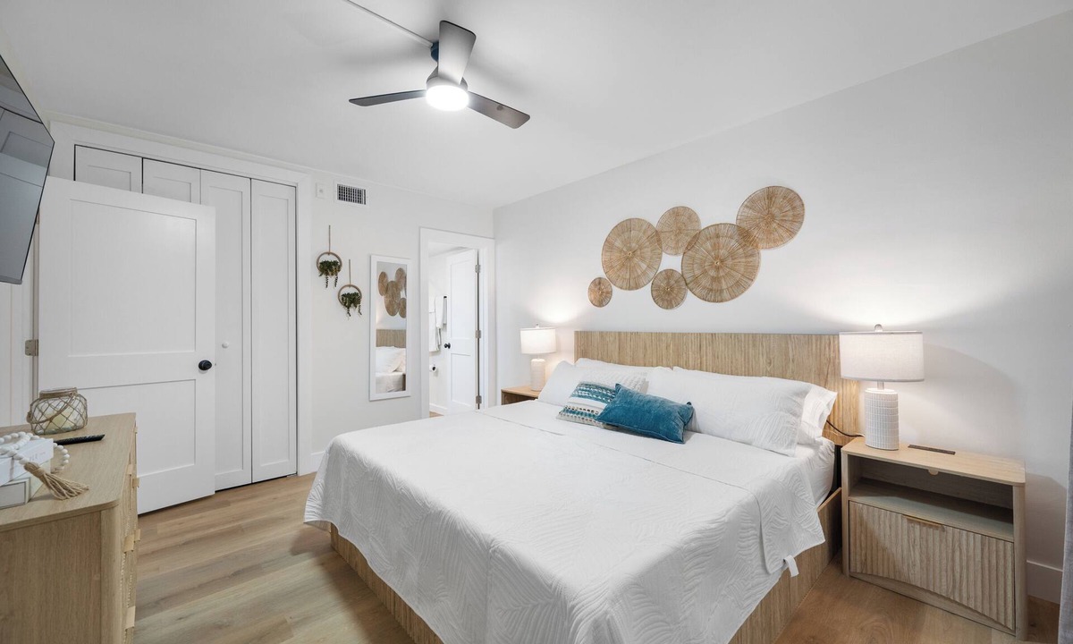 Clearwater Condo | Clearwater Beach Vibes Condo 2 Beds w/Pool - The Savoia