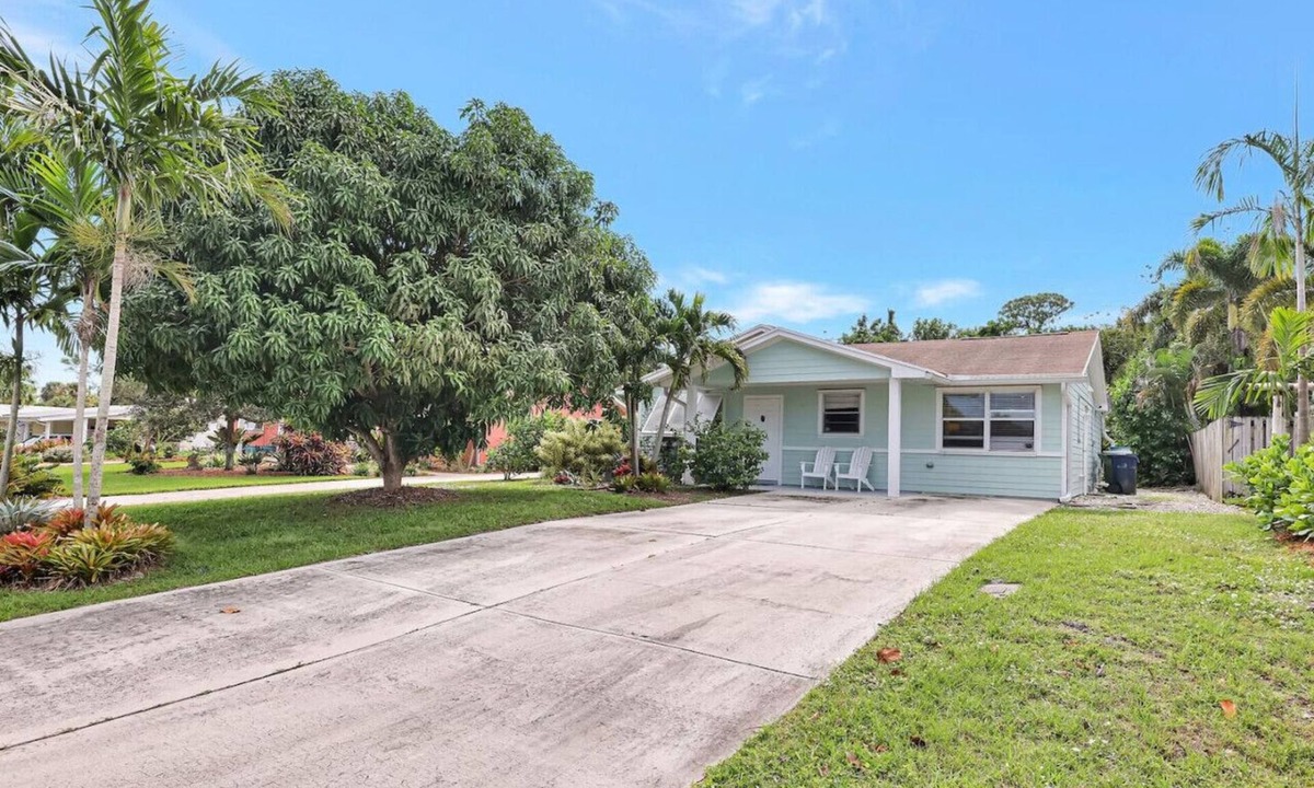 Stuart House | Coastal Comfort 4BR in Stuart FL