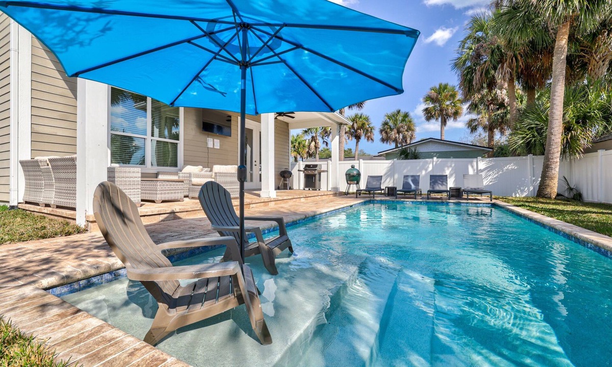 Jacksonville Beach House | Coastal Cottage: Pool, Golf Cart & Game Room