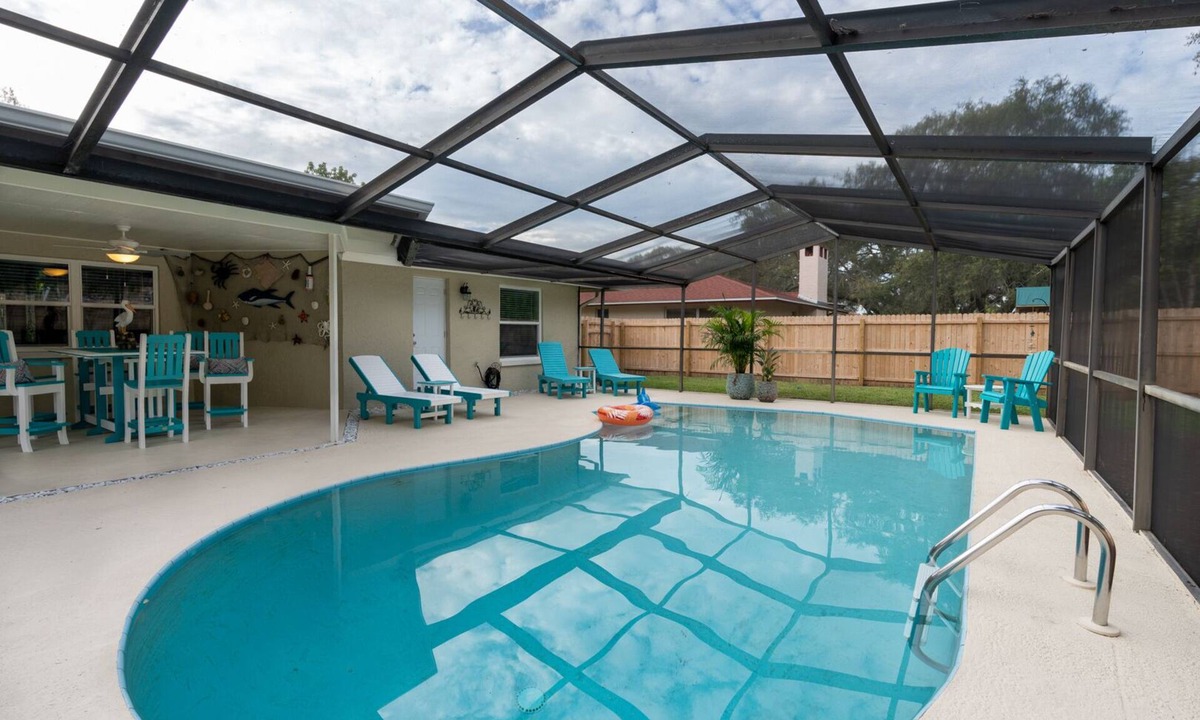 Tarpon Springs House | Coastal Luxury - Walk to Beach - Heated Pool