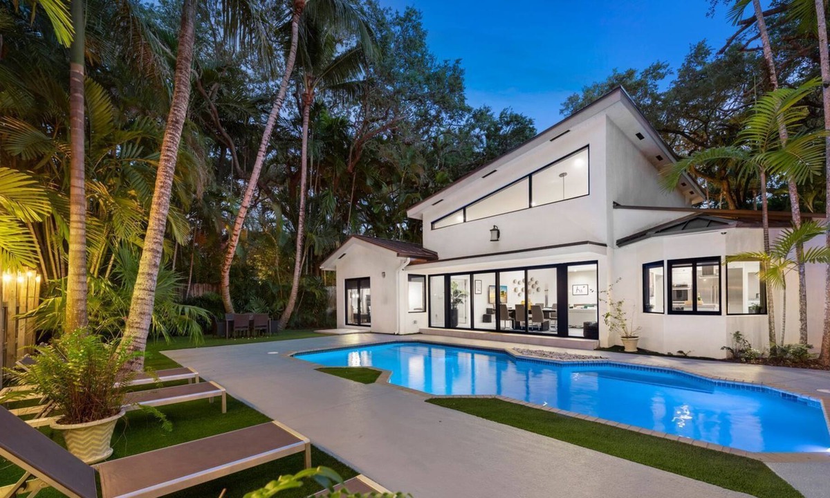 Northeast Coconut Grove Villa | Coconut Grove Florida Villa Rental