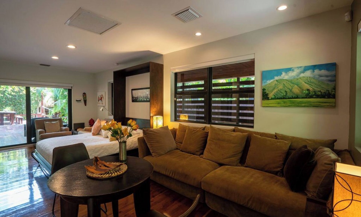 Southwest Coconut Grove House | Coconut Grove Garden Cottage Private Retreat with Free Parking & Full Kitchen