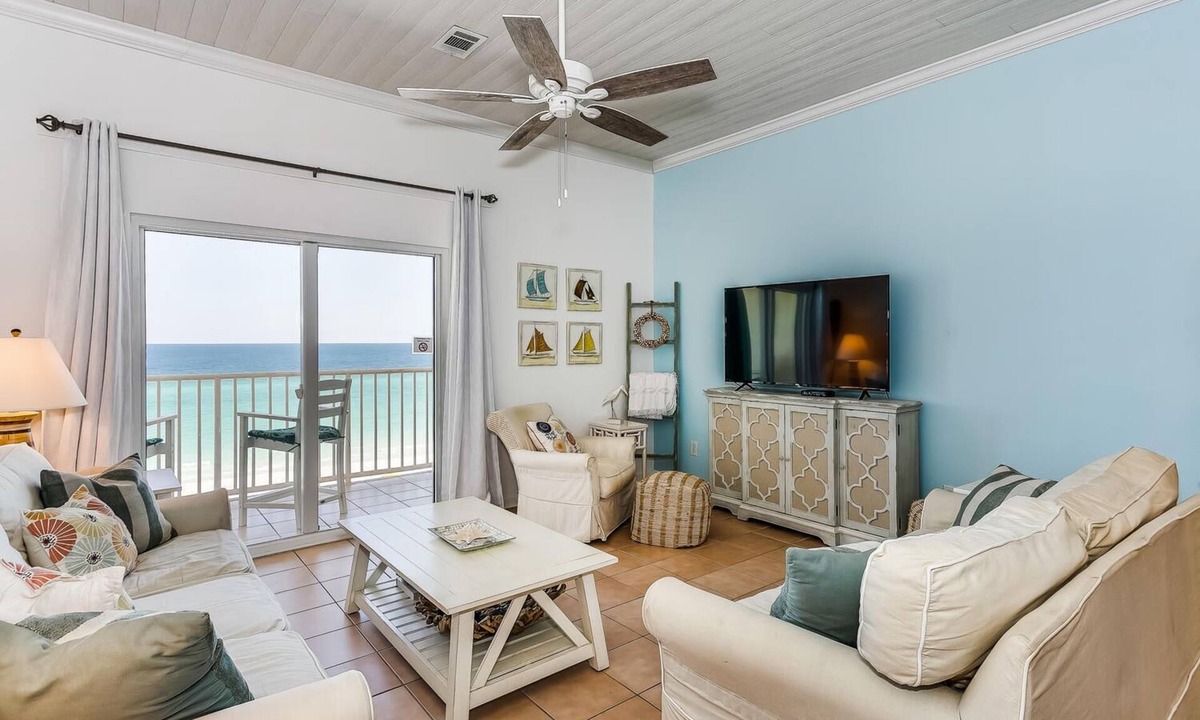 Pensacola Beach Condo | Come stay at guest favorite-Salty Kisses on the Beach!