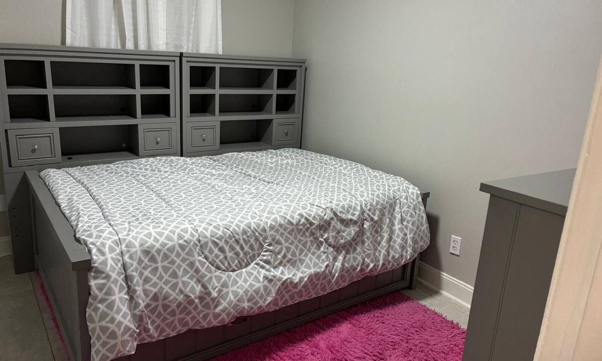 Plymouth House | Comfortable Retreat Charming 3-bedroom house with AC in Apopka awaits you