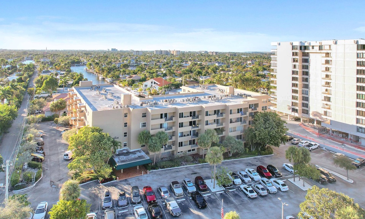 Pompano Isles Condo | Condo 1 min from the beach with nice balcony with great sunsets