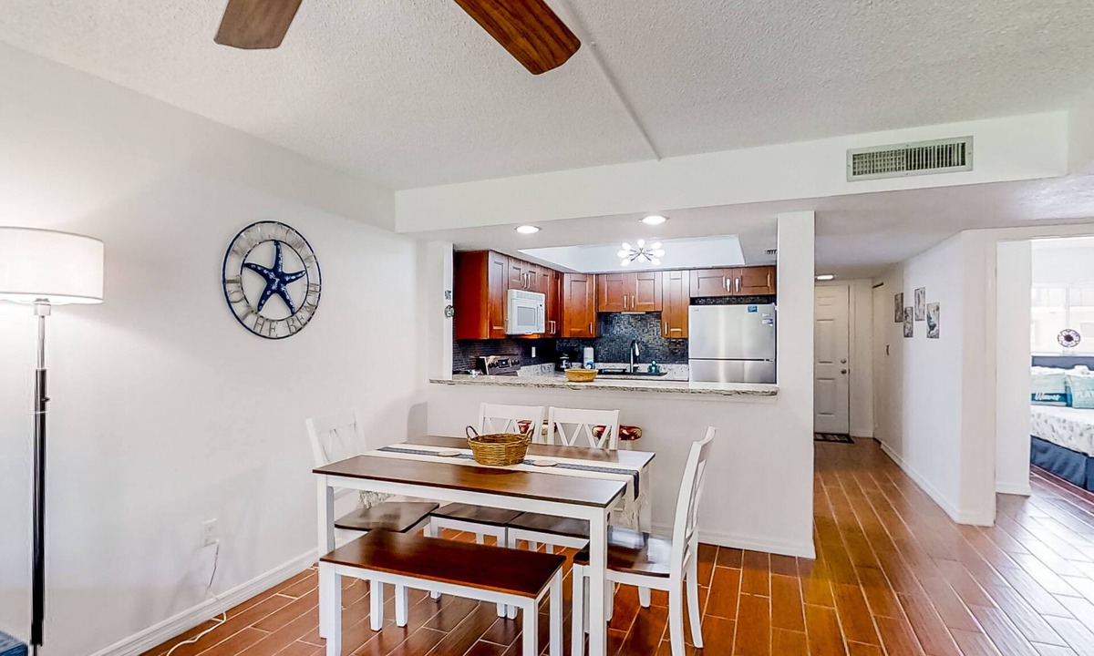 Crescent Beach Condo | Condo Across the Street From the Beach With Pool, Tennis, &. Washer/dryer
