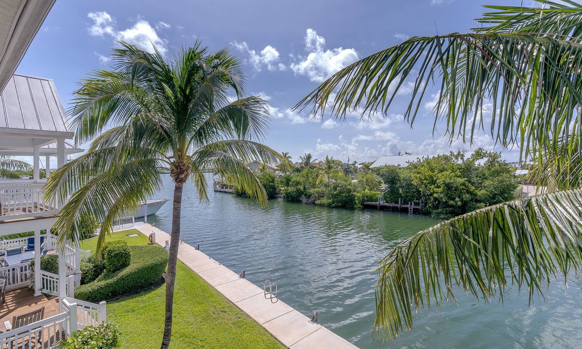 Marathon Condo | Coral Lagoon #4 - Pool - Dockage - Minutes to Open Water and Vaca Cut
