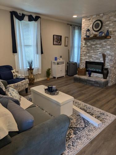Clermont House | Country side house with with cozy 3 bedrooms and 2 bath