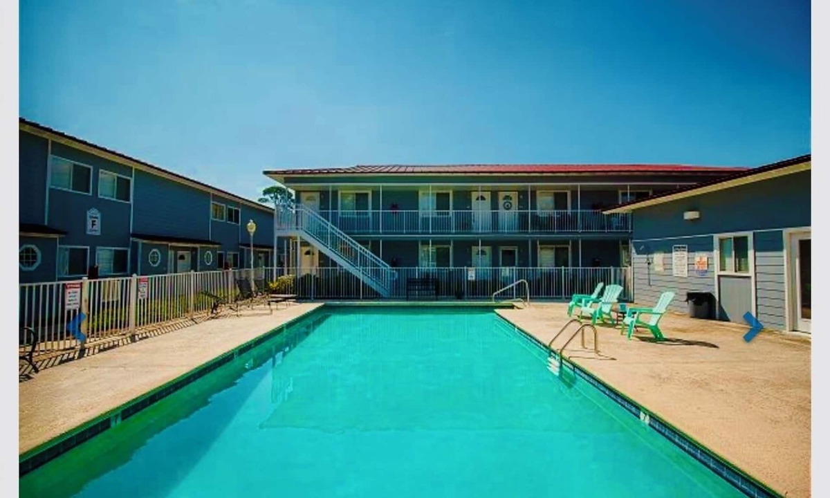 Biloxi Condo | Cozy 1-bedroom condo in beautiful Biloxi with fitness room and 2 swimming pools