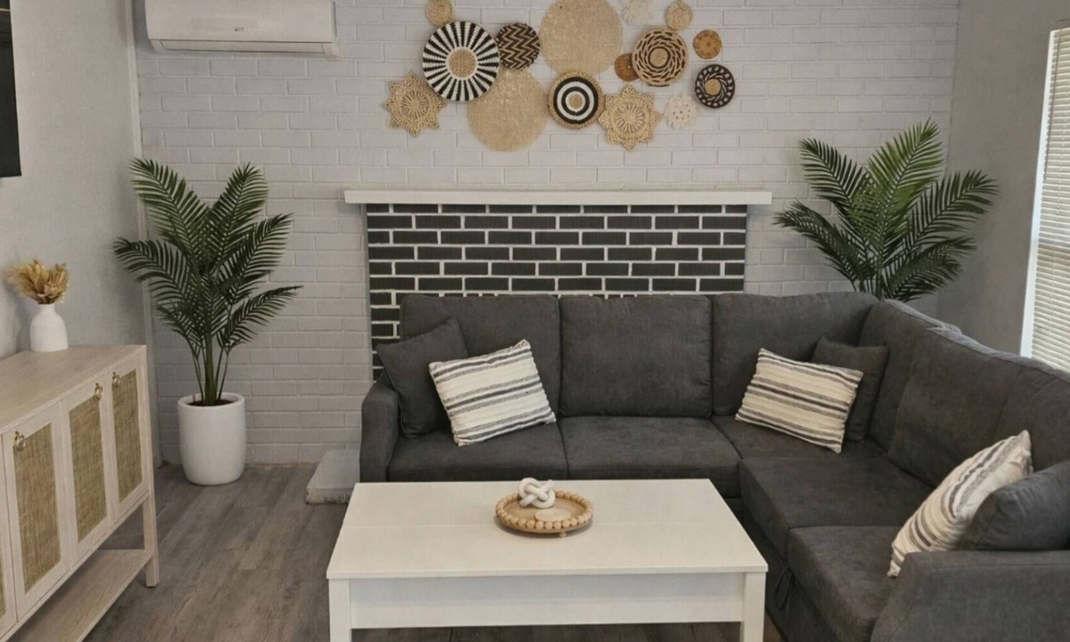 Delespine Courts Apartment | Cozy 1 bedroom Launch pad studio in Titusville near Kennedy space center