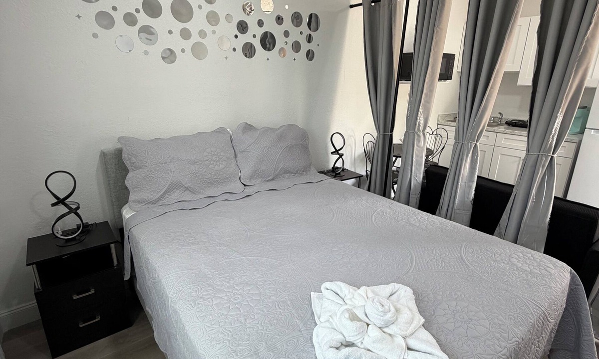 Azalea Park Apartment | Cozy 1-bedroom studio in peaceful Orlando with AC ,Free parking