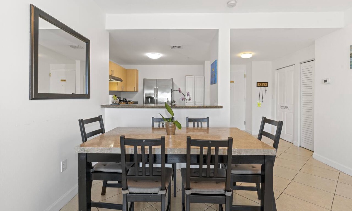 Coral Way Condo | Cozy 3BR/2BA King Bed Free Parking Pet-Friendly