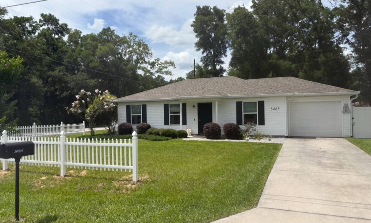 Fellowship House | Cozy and Chic 3 bedroom house close to WEC,OBS,HITS