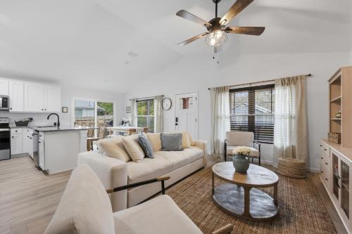 St. Augustine House | Cozy Coastal Cottage Minutes to Beach and Downtown