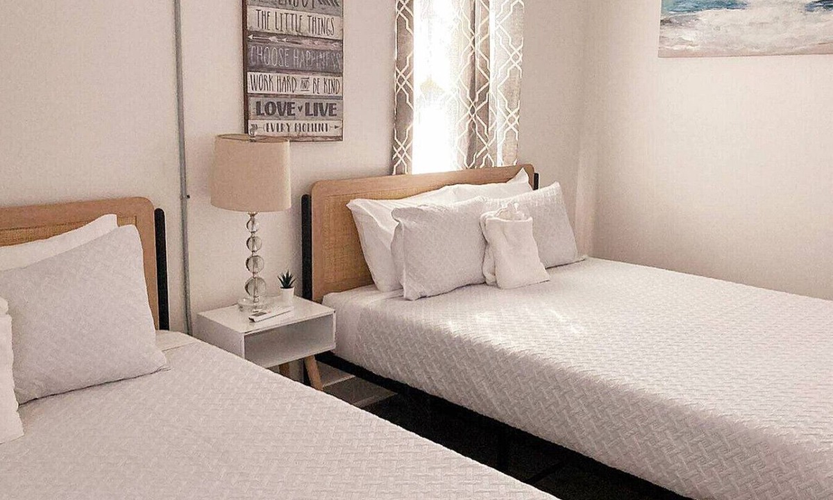 South Pensacola Cottage | Cozy & Convenient Cottage