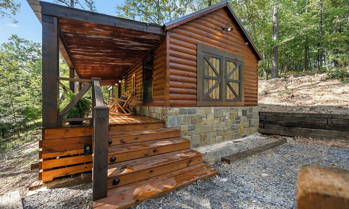 Octavia Cabin | Cozy Couples Cabin/Private & Secluded/Hot Tub/Fire Pit/Hillside View