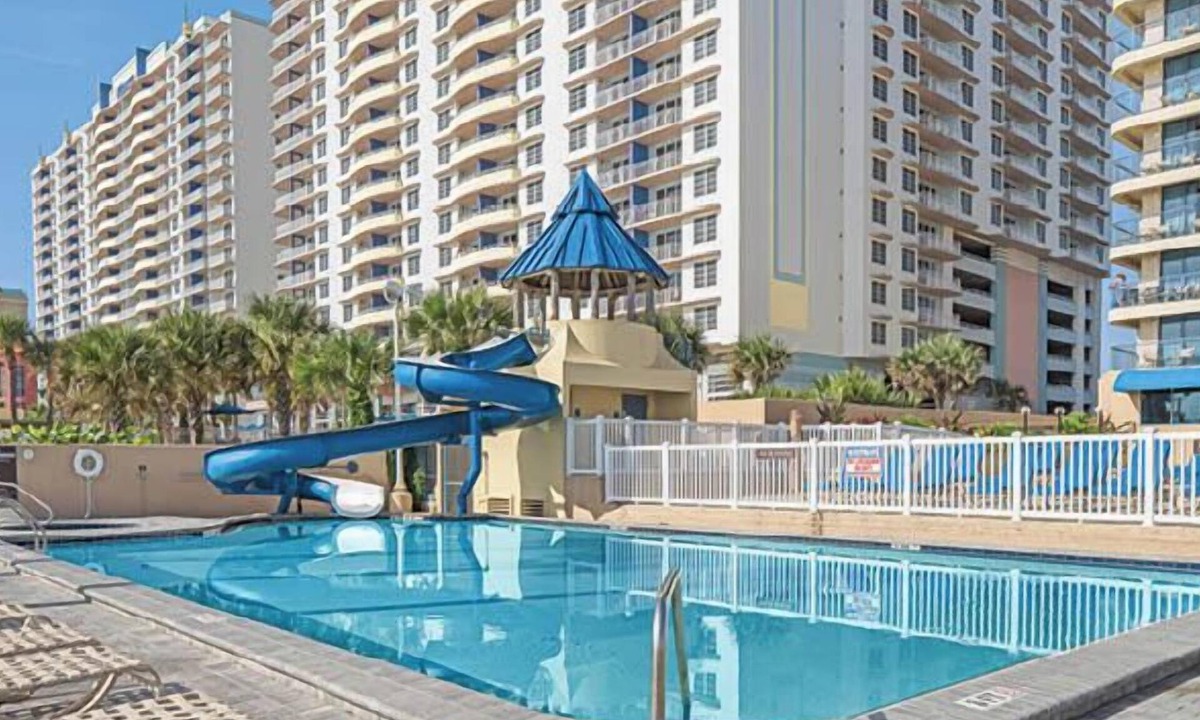 Daytona Beach Villa | Daytona Beach | Beach Days | Pool & Boardwalk | 2BR Lockoff