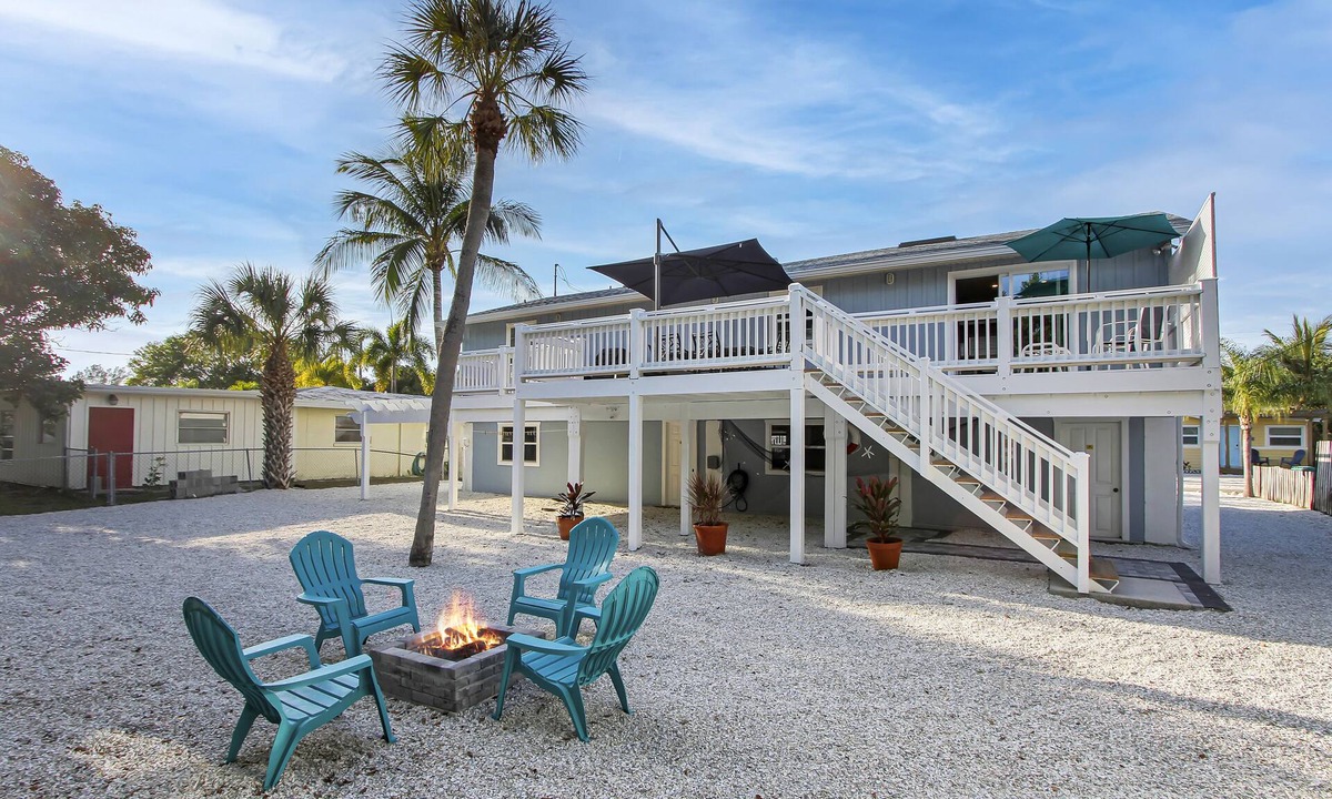 Whitney Beach House | Delightful 2/2 Beach House LBK 5 Min drive to Beach