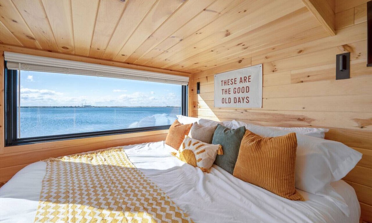 Mary Esther Cabin | Direct Waterfront Cabin | Sunset Views | #4