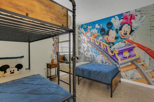 Westridge House | Disney-Themed Villa l Private Pool and Home Theatre