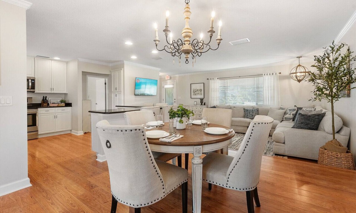 Palm Harbor Cottage | Dockside Serenity