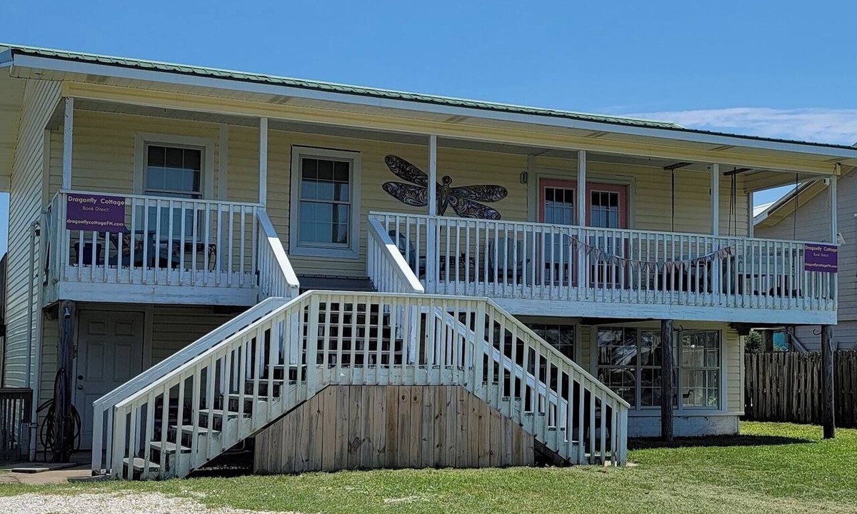 Fort Morgan Pines House | Dog Days on the Bay, Fort Morgan