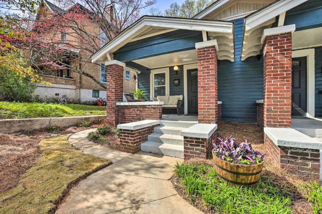 Forest Park House | Dog-Friendly Bungalow 1 Block to Avondale Dining!