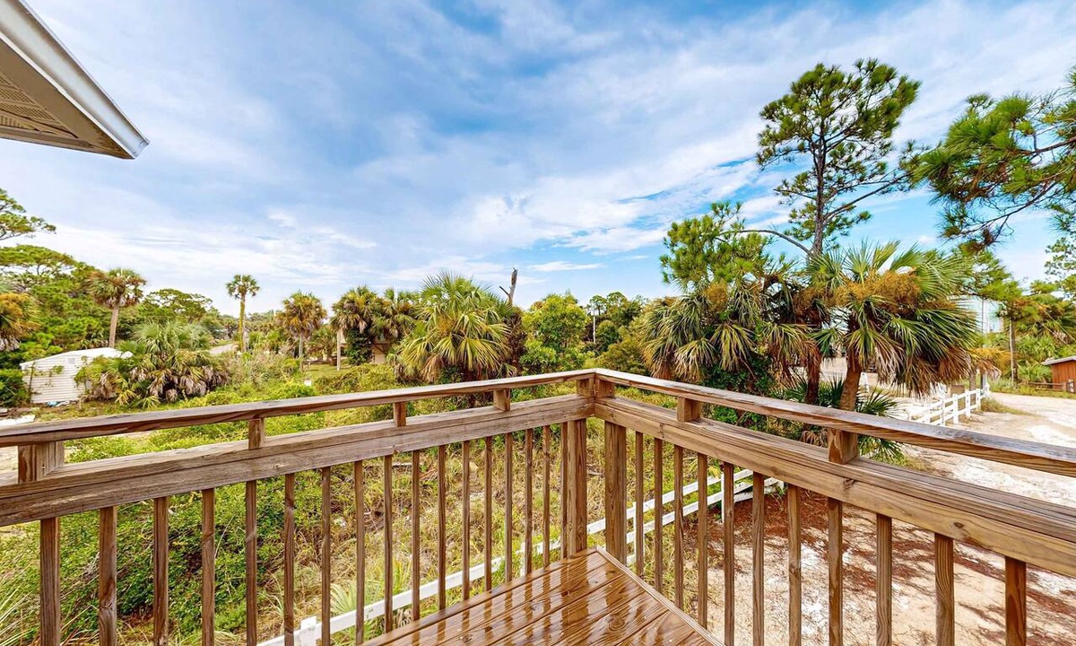Indian Pass House | Dog-friendly home near the beach with spacious living area, porch & sundeck