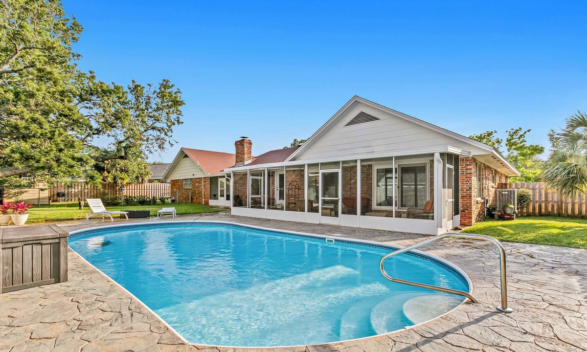 Pensacola House | Dog-Friendly Home with Private Pool & High-Speed WiFi - Near Beach & Boat Launch