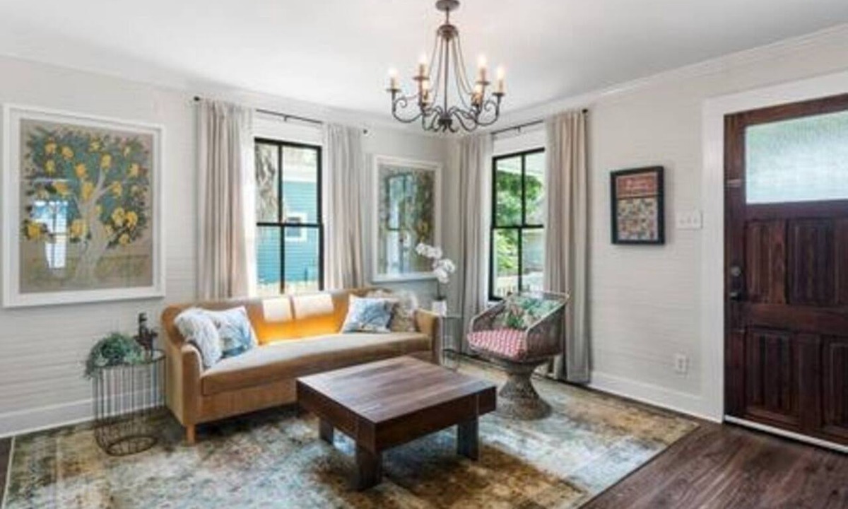 Mobile Cottage | Downtown Mobile: Pet Friendly + 5m Walk