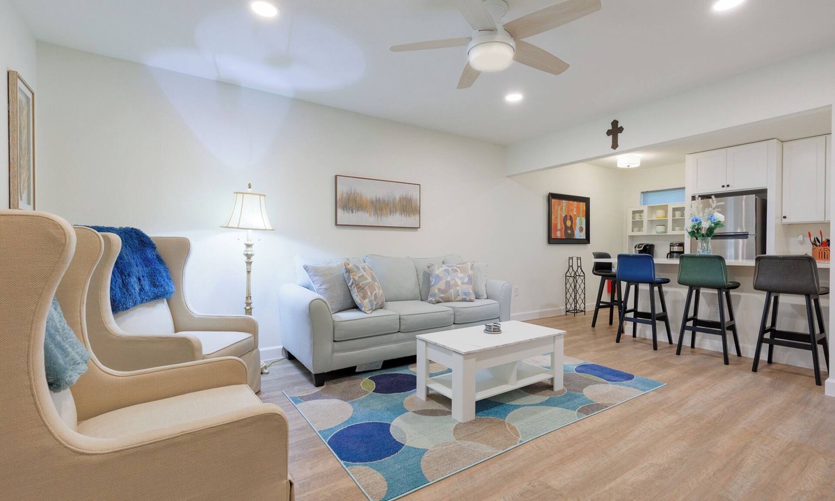 Biloxi Condo | Downtown Ocean Springs Getaway w/pool and optional golf cart