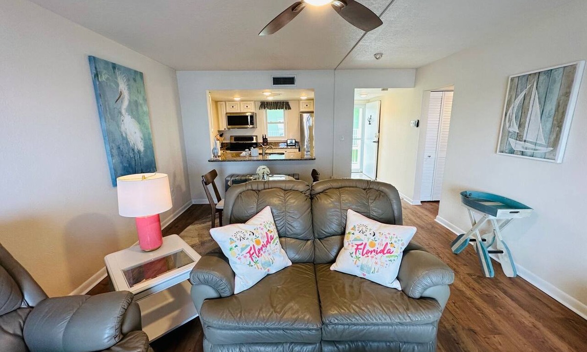 Dunedin Condo | Dunedin Causeway Honeymoon Caladesi Island 1/1 Pool 316