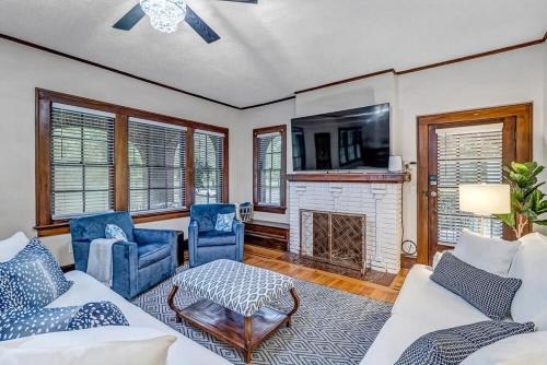 Riverside House | Elegant Mansion on Park in Historic Avondale