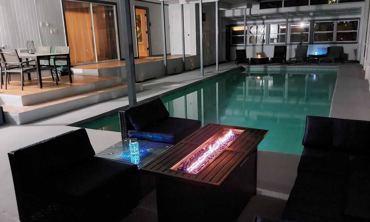 Lake Magdalene House | Elegant Snowbird Stay Renovated Lutz Villa with Heated Pool & Canal