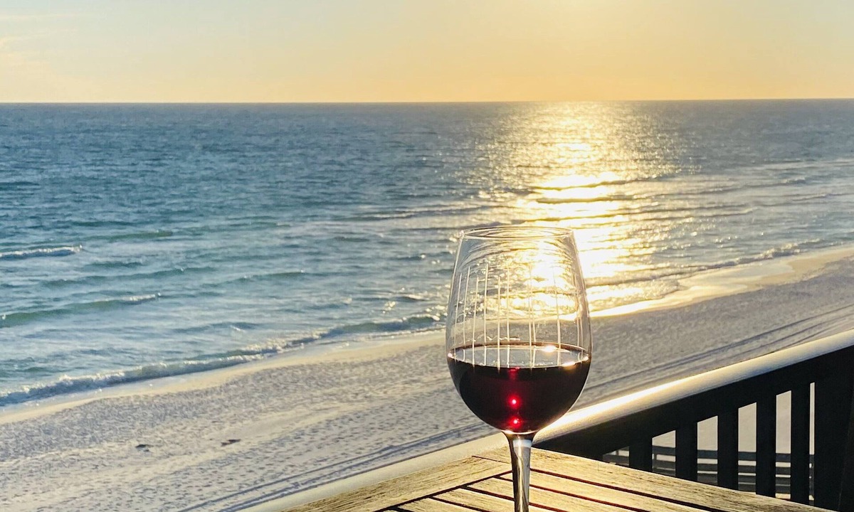 Fort Walton Beach Condo | Enjoy amazing gulf front views and free beach service!