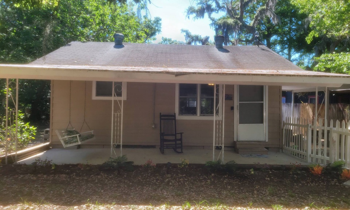 Anclote River Acres Cottage | Enjoyable 1 bed cozy cottage with AC in charming New Port Richey on the river.