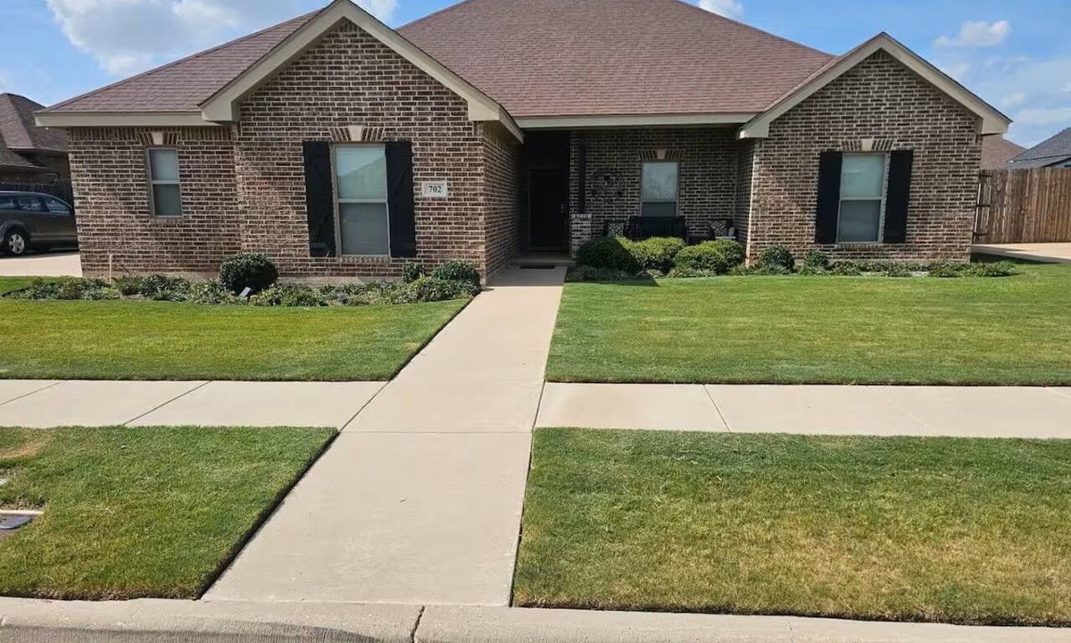 Abilene House | Executive Spacious 4-bedroom house in charming Abilene neighborhood.