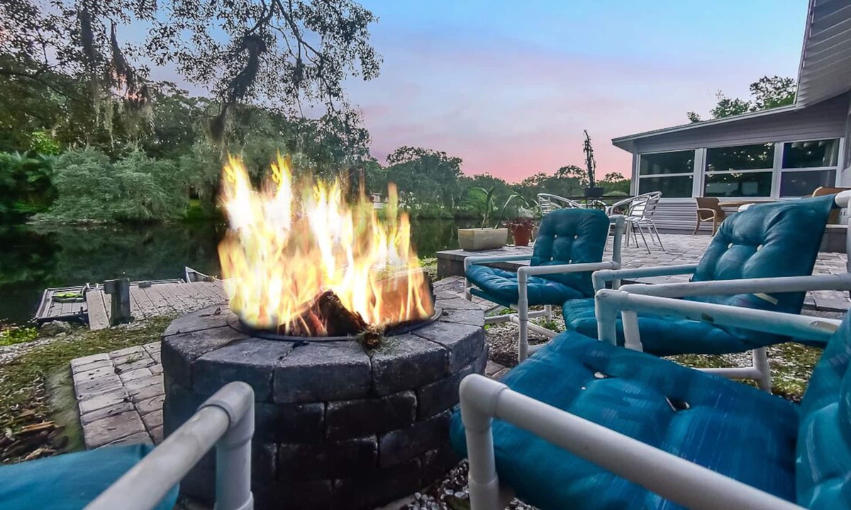 Old Seminole Heights House | ⇶Expansive RiverFront Estate Near Riverwalk, Armature Works, Ybor City, Casino⬱