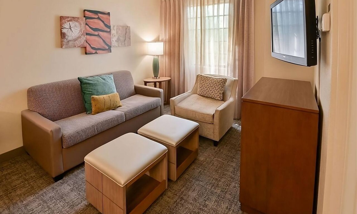 Plantation Hotel | Experience Comfort and Convenience! 4 Kid-friendly Units w/Free Breakfast