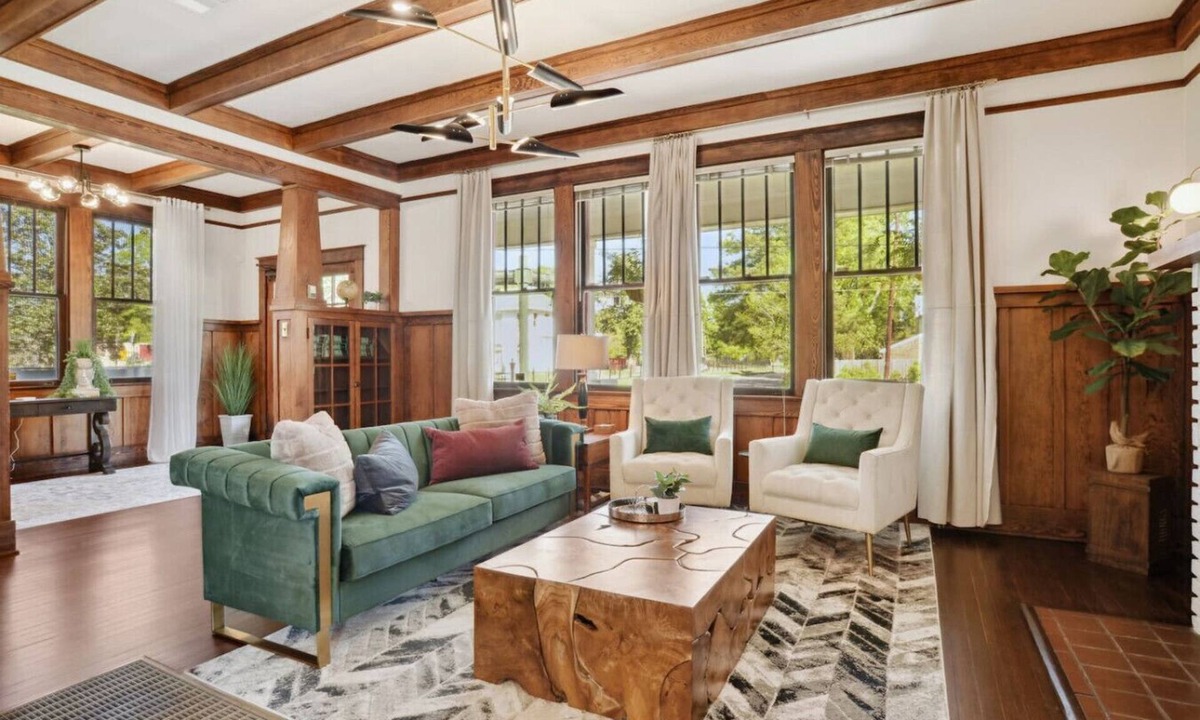 Roseland Terrace Historic District House | Exquisite Garden District Haven, Walk to Dining