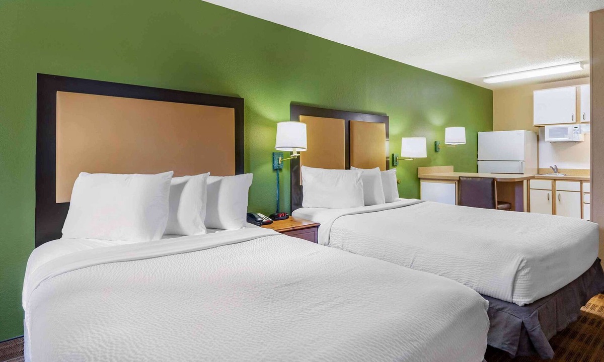 Tampa Hotel | Extended Stay America Select Suites Tampa North Airport