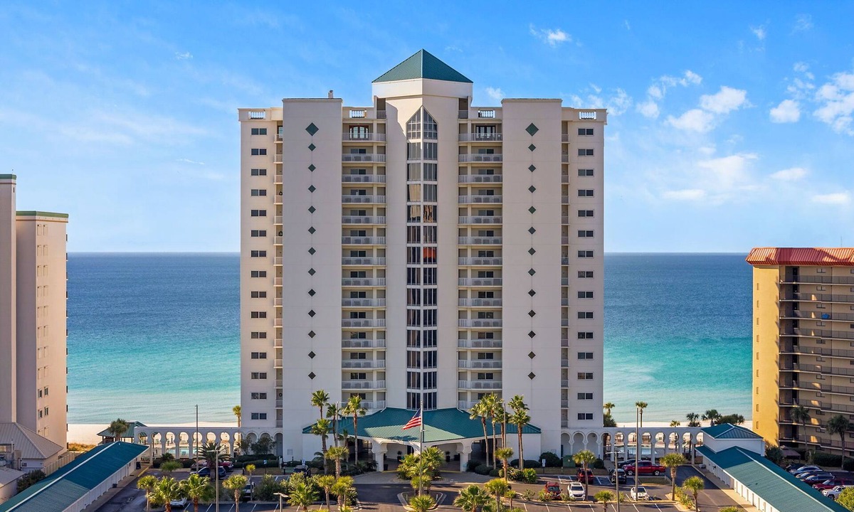 Holiday Beach Condo | FABULOUS OceanFront 4 BDR on 2nd floor . 2 Sets Beach Chairs