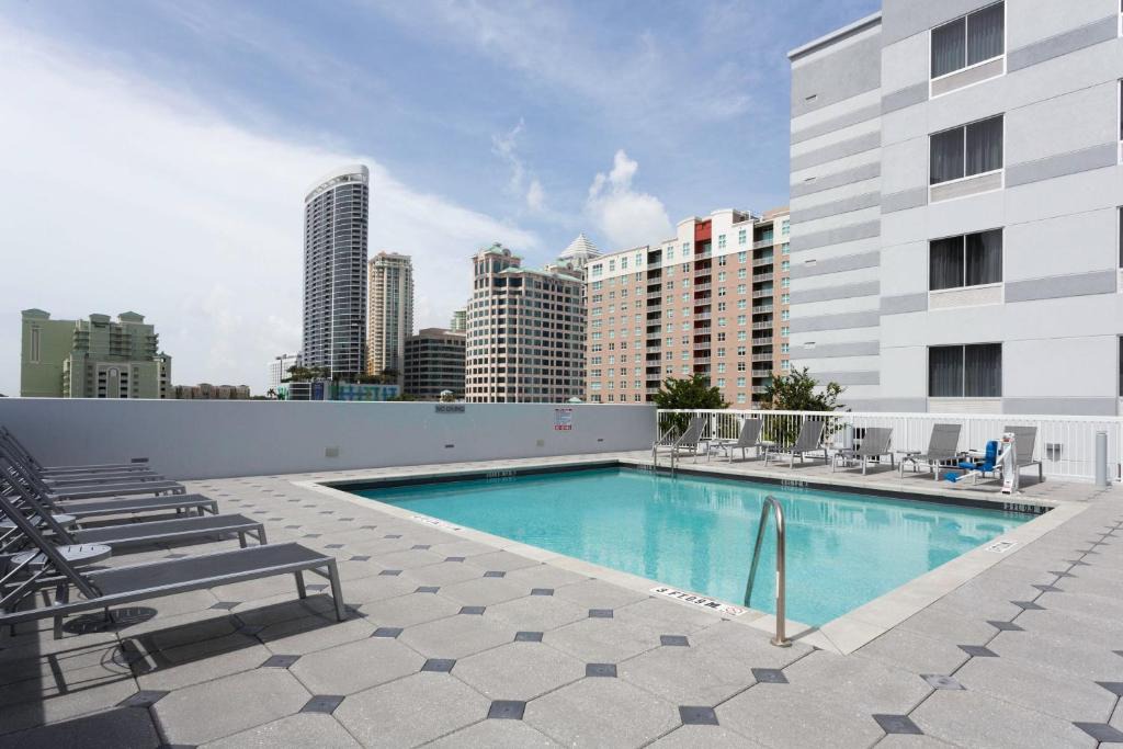 Downtown Fort Lauderdale Hotel | Fairfield Inn & Suites By Marriott Fort Lauderdale Downtown/Las Olas