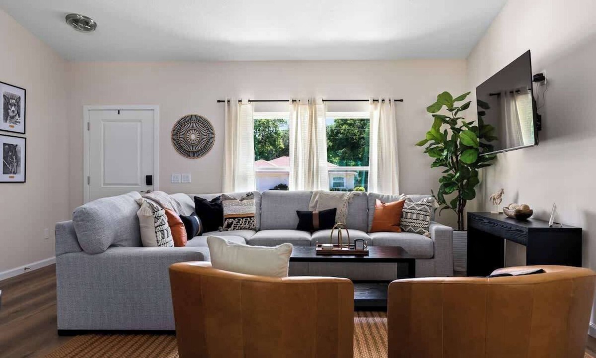 Fellowship House | Family 3-Bedroom Retreat in Ocala, 10 Min to WEC!