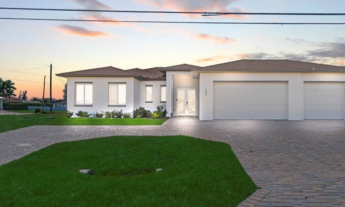 Mariner House | Family - Frendly - 3-bedroom - 1 office house in gorgeous Cape Coral