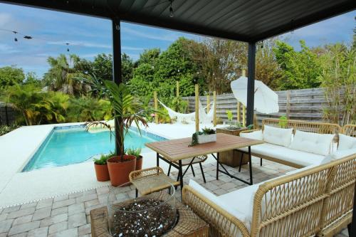 Palma Sola House | Family Friendly Coastal Escape with Pool and Game Room