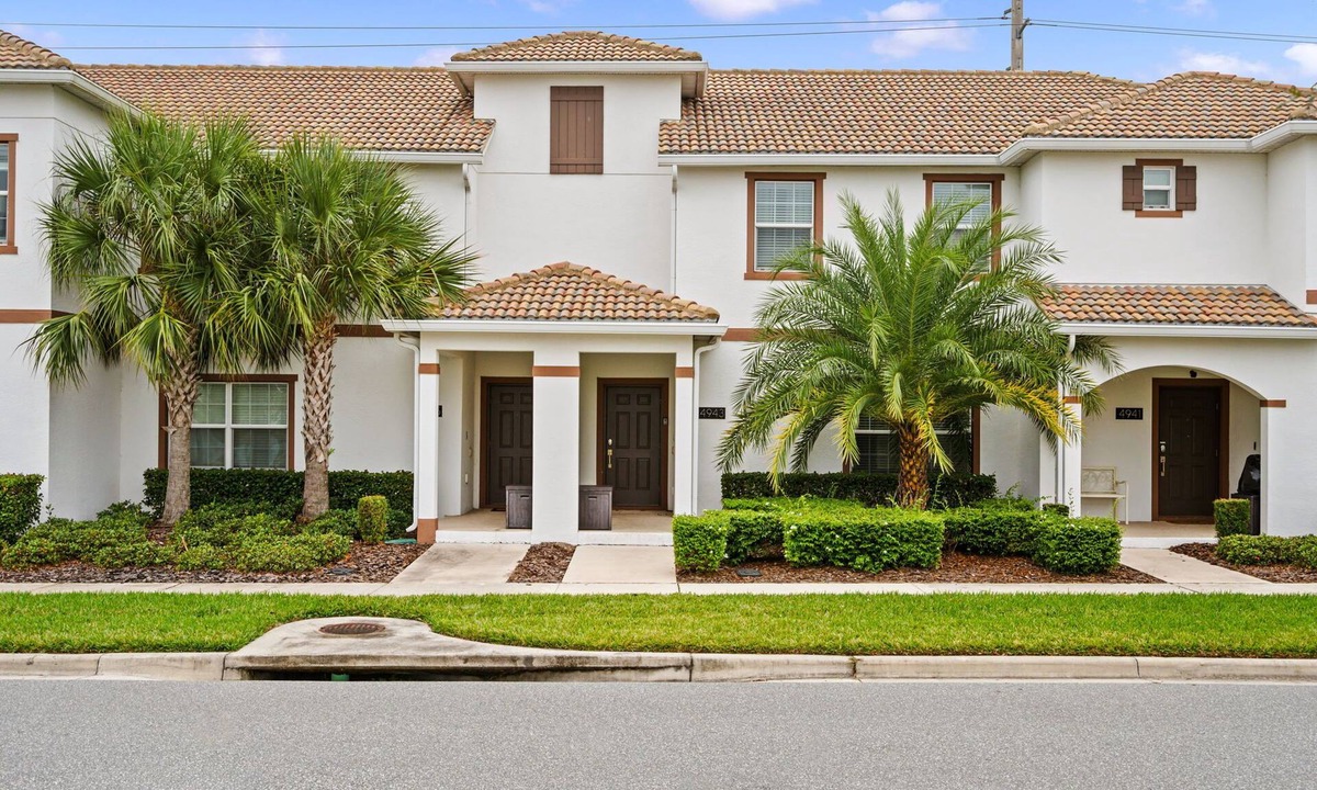 Kissimmee House | Family Getaway: 4-Bed Townhome with Private Pool, Water Park. Near Disney!
